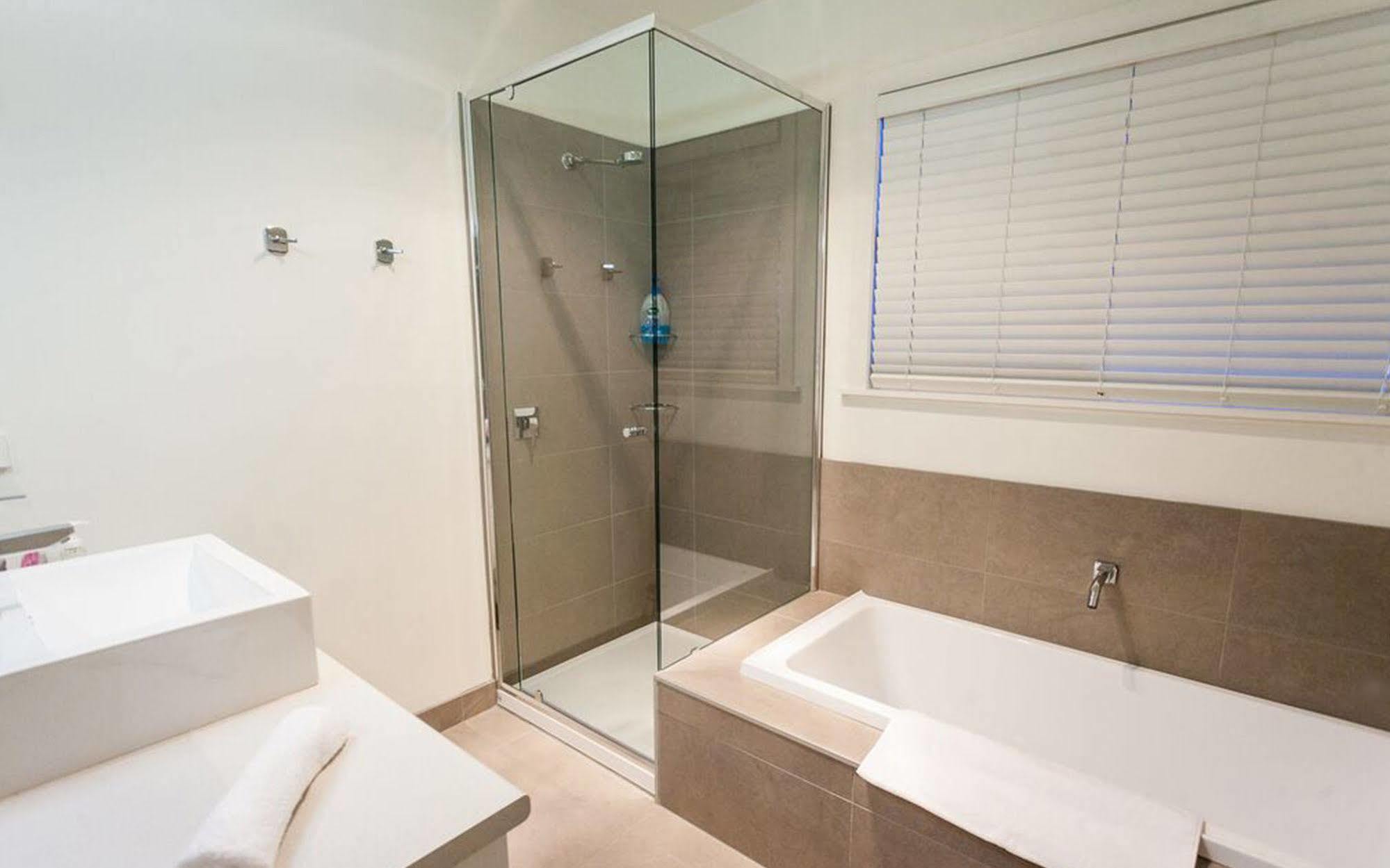 Point Lonsdale Holiday Apartments (Adults Only) 퀸스클리프 외부 사진