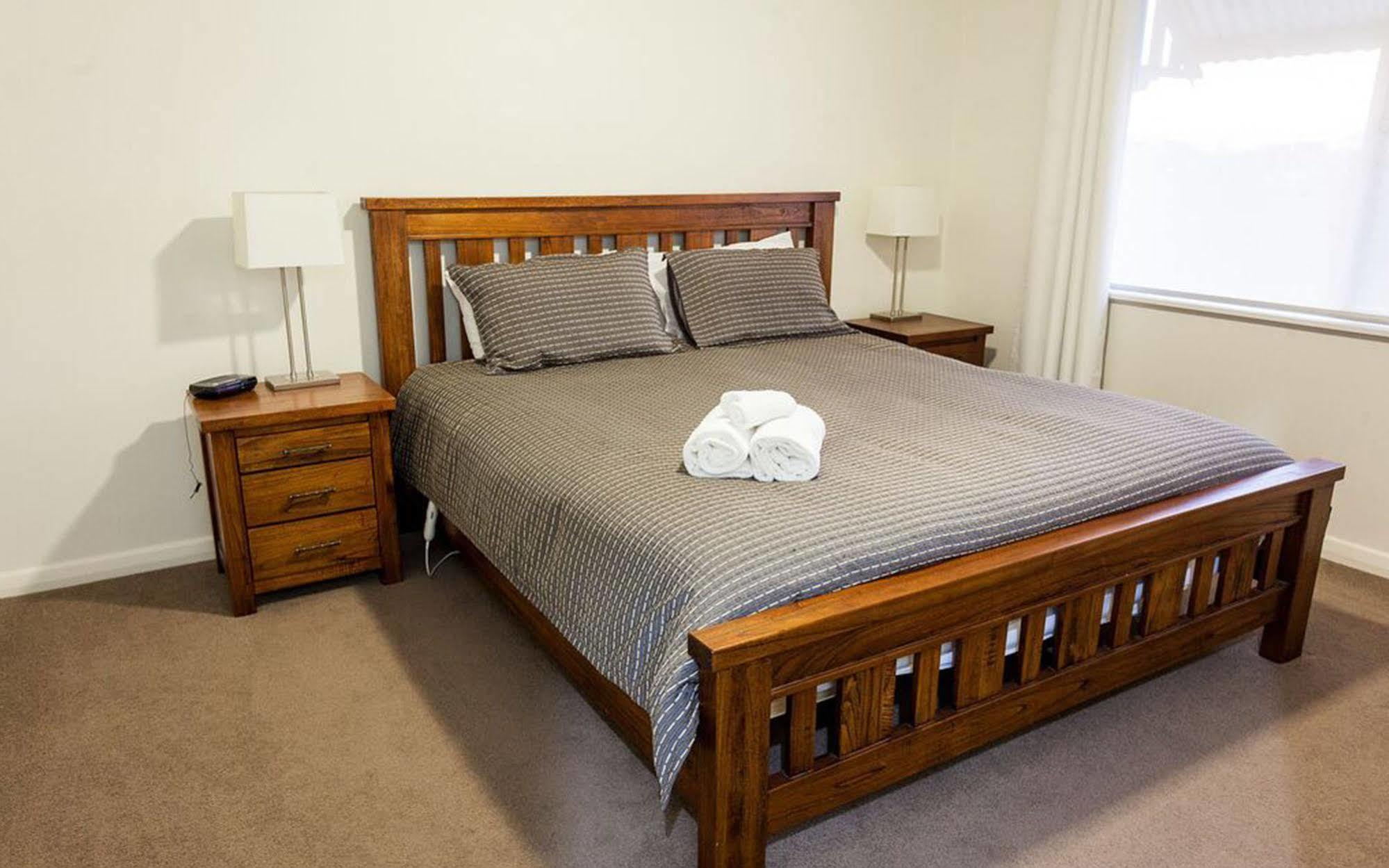 Point Lonsdale Holiday Apartments (Adults Only) 퀸스클리프 외부 사진