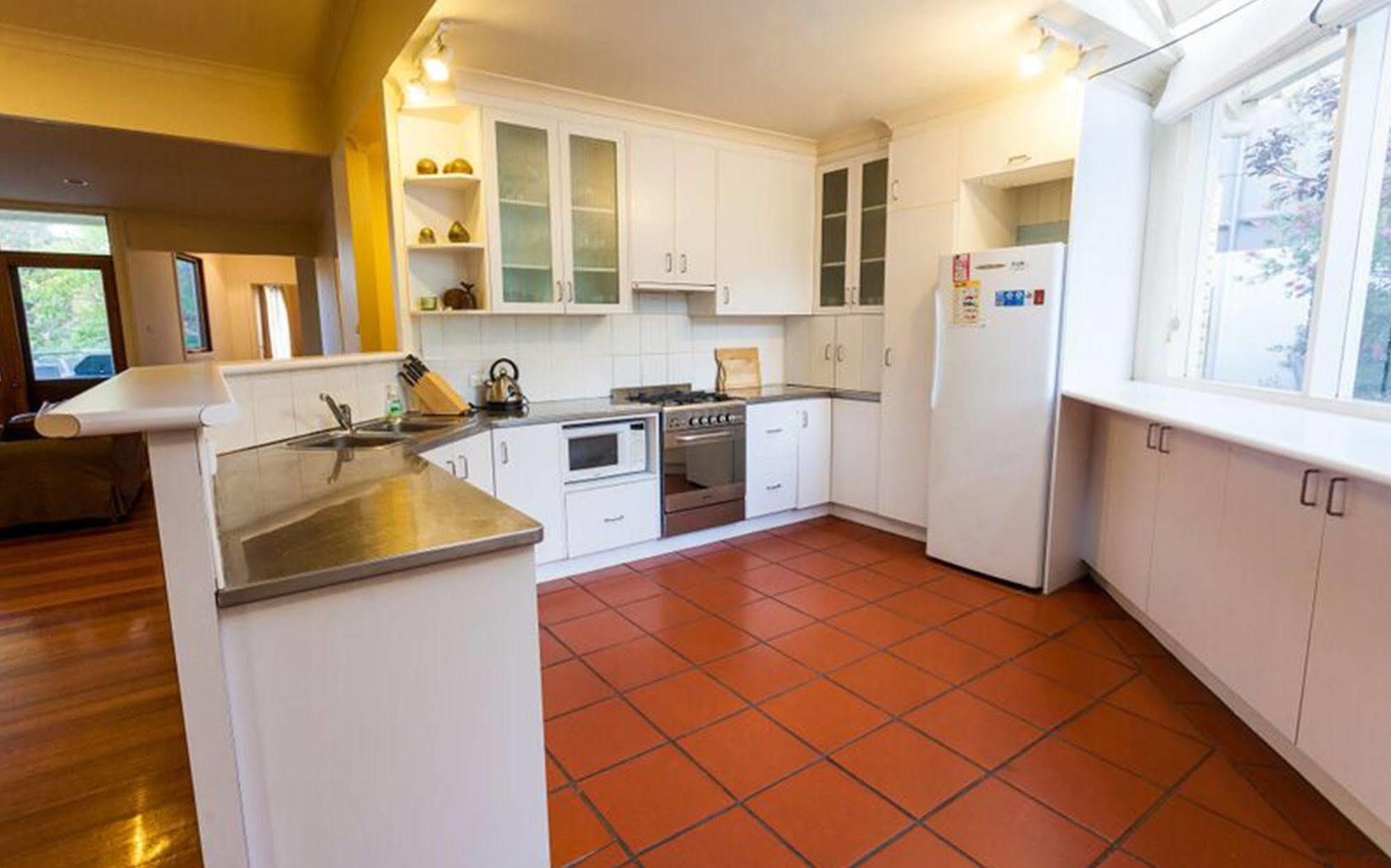 Point Lonsdale Holiday Apartments (Adults Only) 퀸스클리프 외부 사진