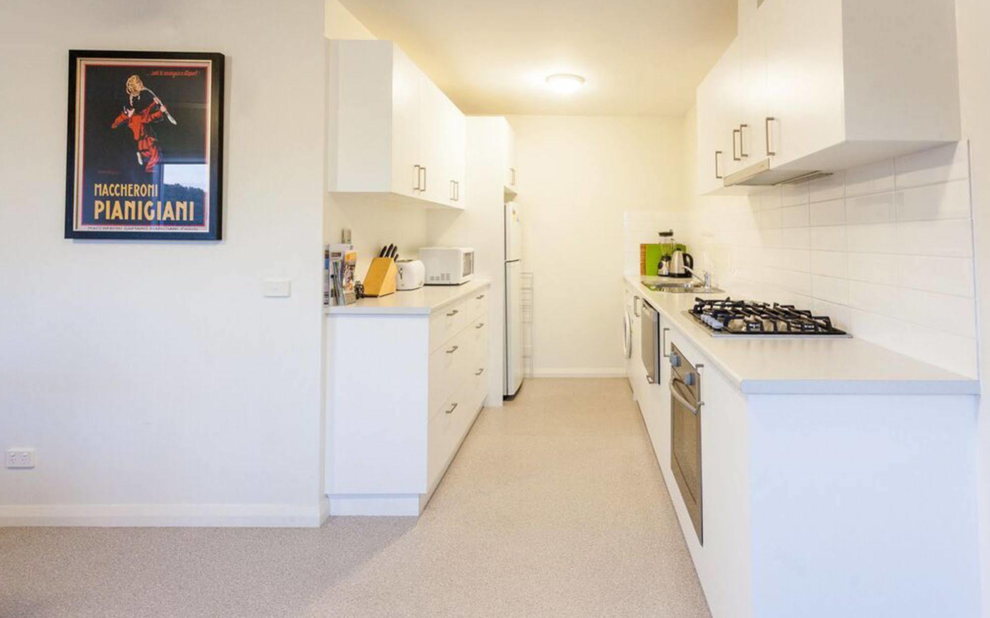 Point Lonsdale Holiday Apartments (Adults Only) 퀸스클리프 외부 사진